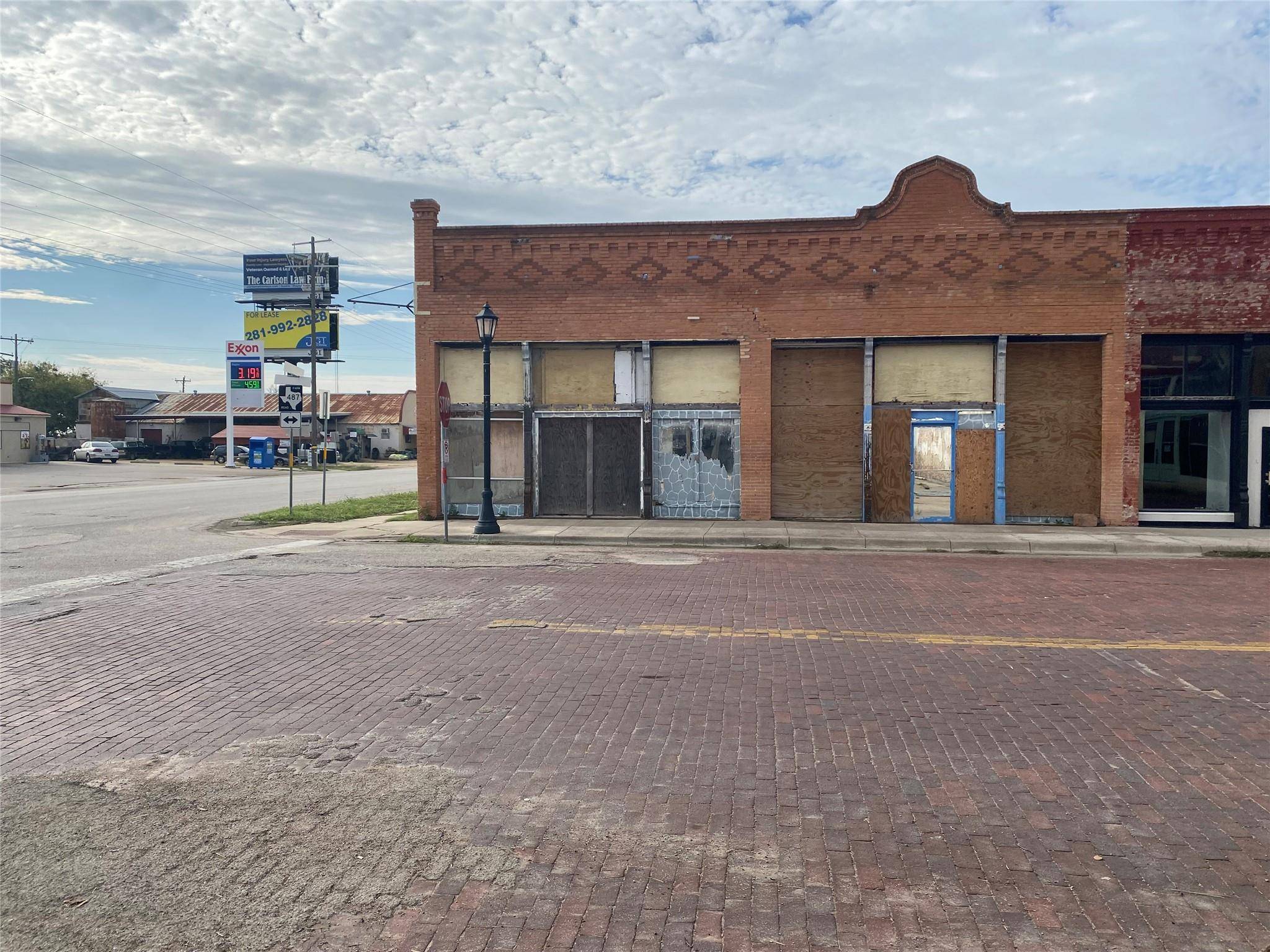 239 E Clark ST, Bartlett, TX 76511