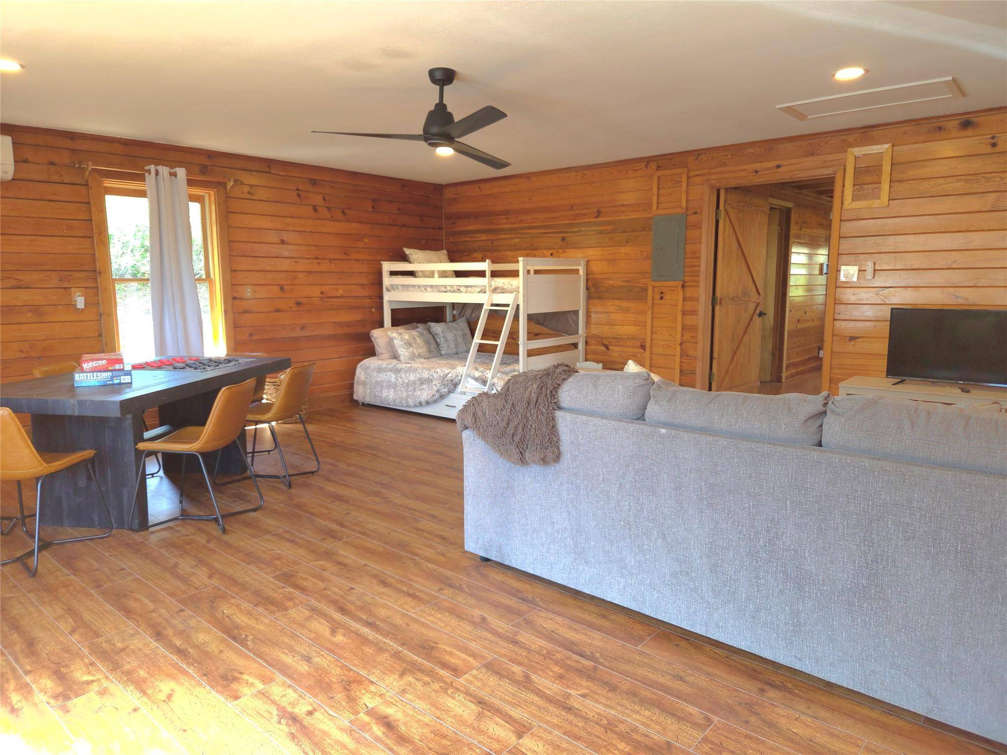 210 Circle DR, Horseshoe Bay, TX 78657