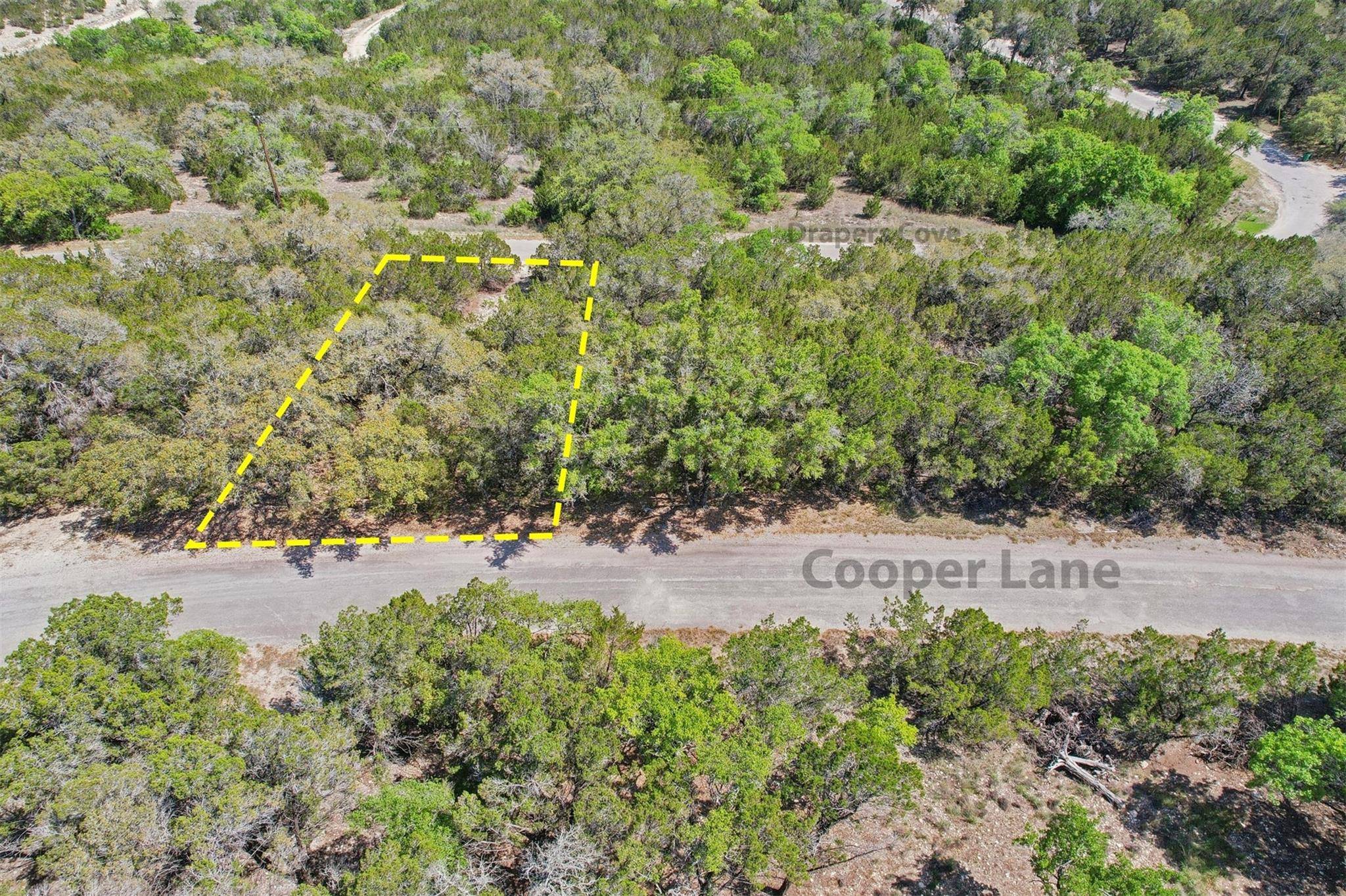 4005 Cooper LN, Lago Vista, TX 78645