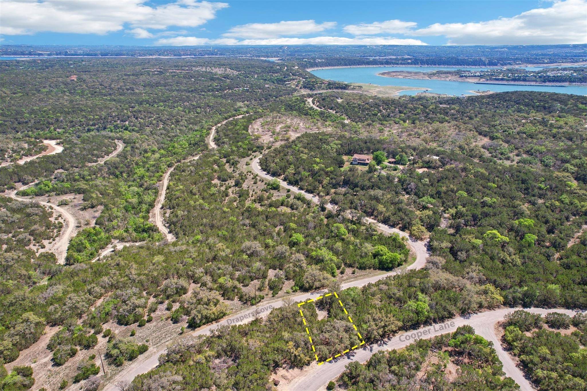 4005 Cooper LN, Lago Vista, TX 78645