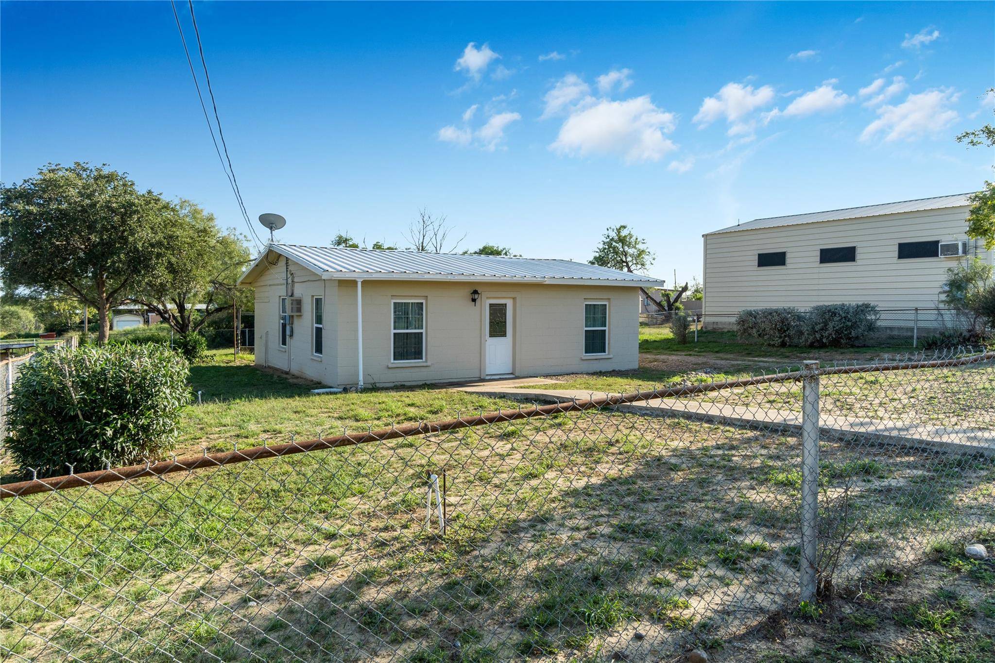 106 Overview DR, Zapata, TX 78076