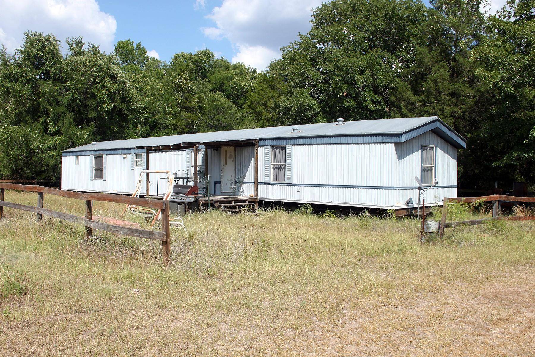 720 Green Acre DR, Dale, TX 78616