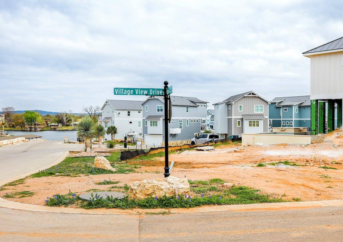 104 village view dr, Kingsland, TX 78639