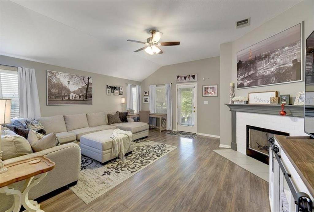 1307 Ridgewood DR, Leander, TX 78641