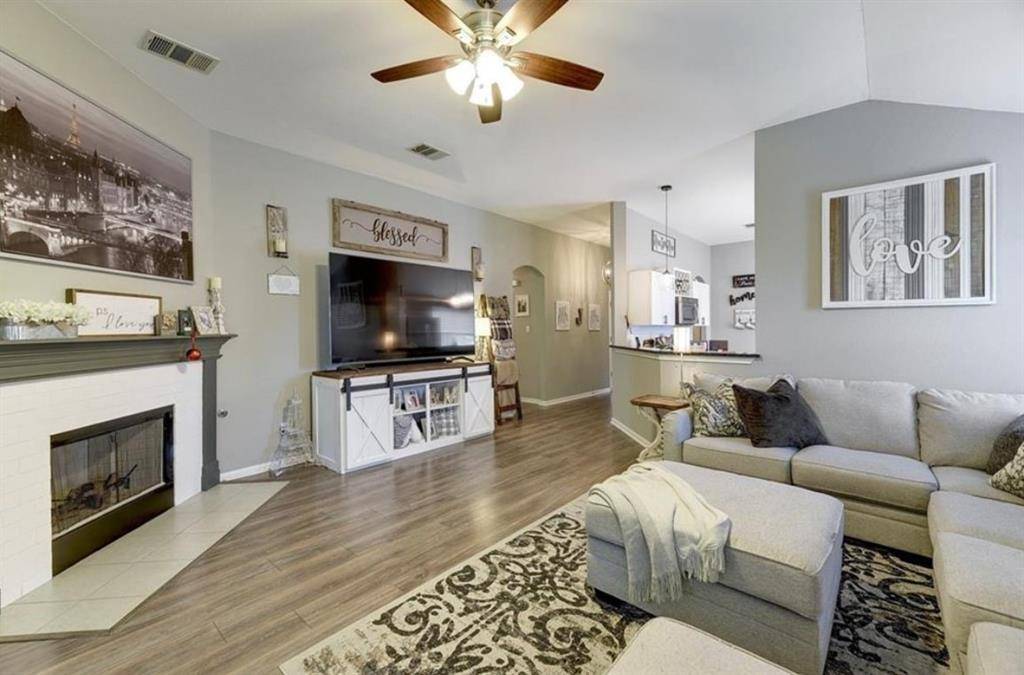 1307 Ridgewood DR, Leander, TX 78641
