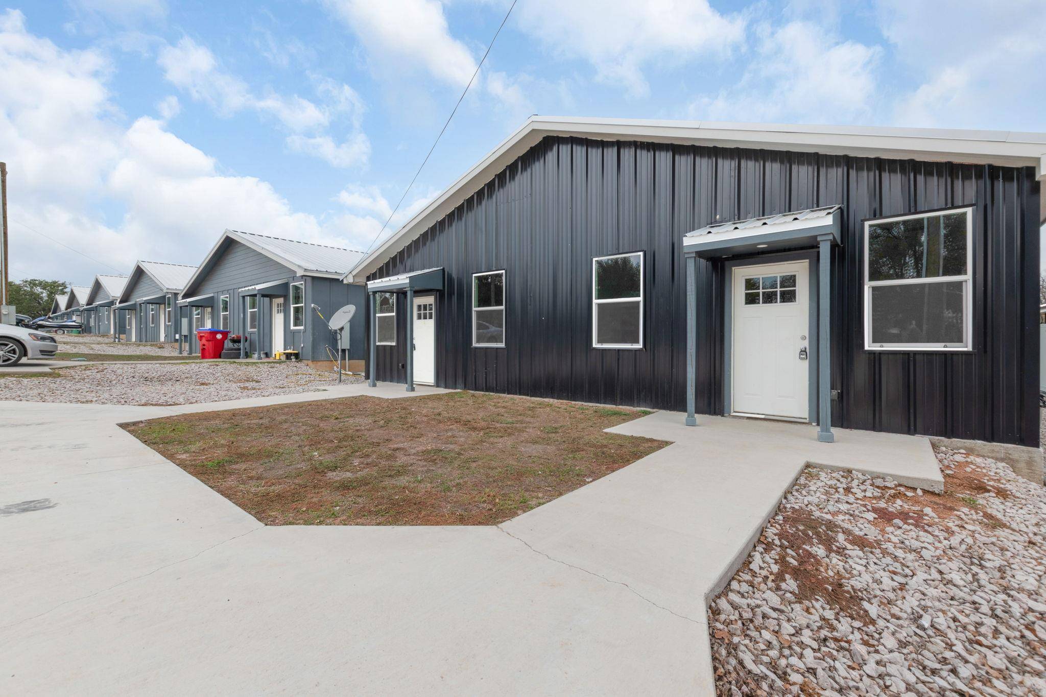 870 & 872 Waco ST, Kingsland, TX 78639