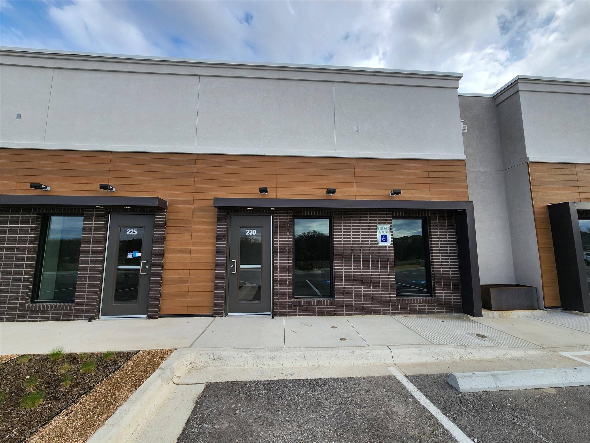 2261 GATTIS SCHOOL RD RD #230, Round Rock, TX 78664