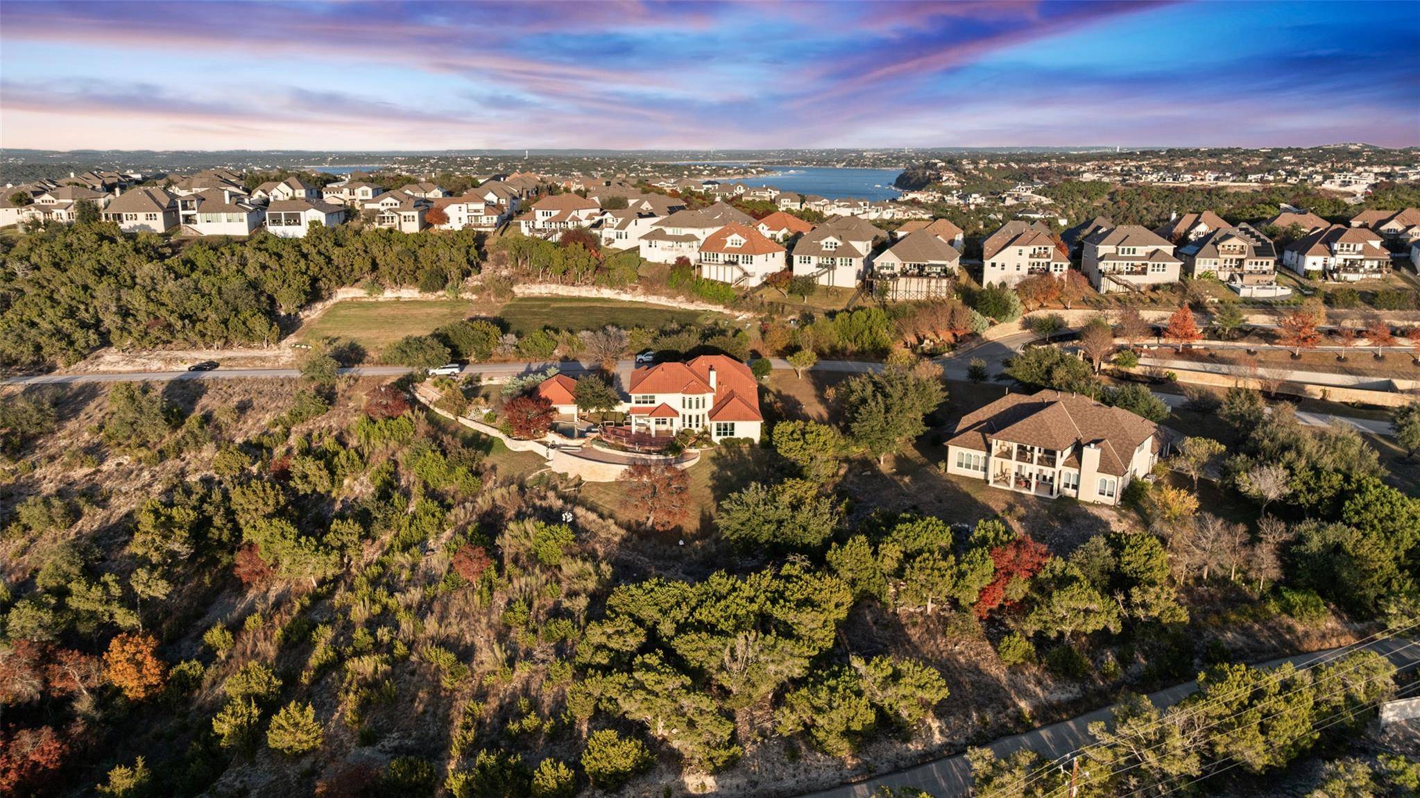 2814 Lakehurst RD, Spicewood, TX 78669