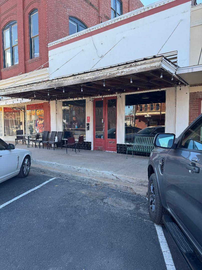 303 Main ST, Smithville, TX 78957