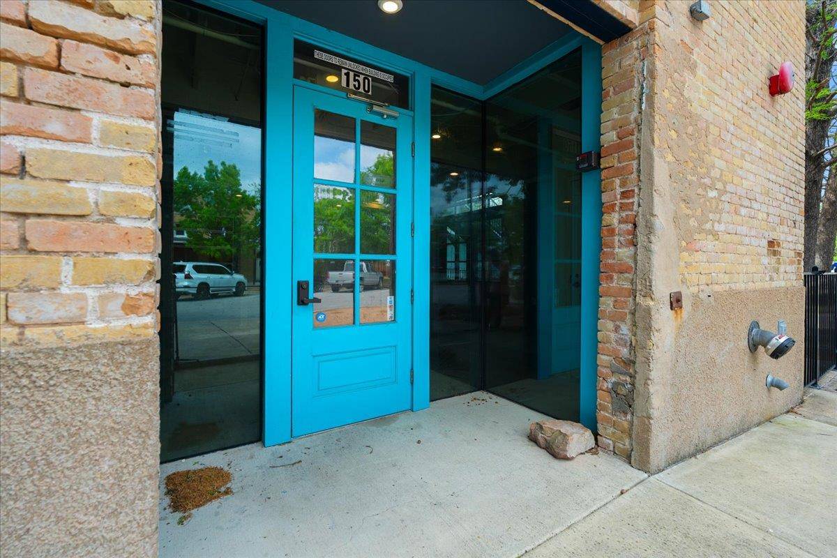 117 East ST #150, Hutto, TX 78634