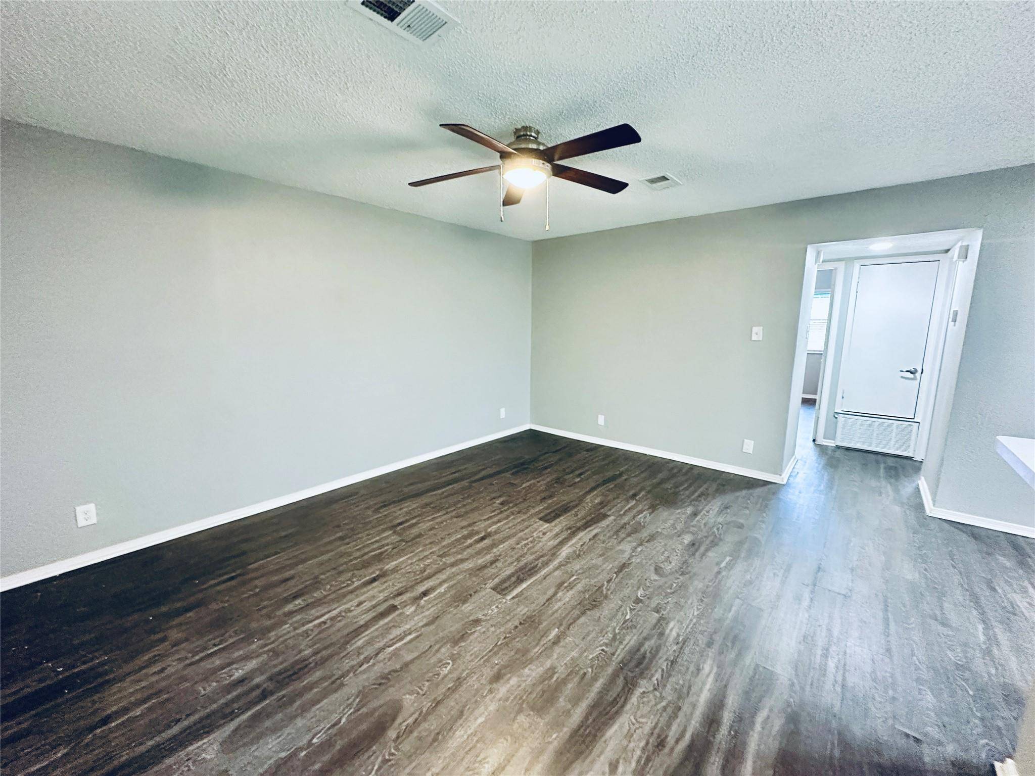 5507 Rose Hill CIR #B, Austin, TX 78745