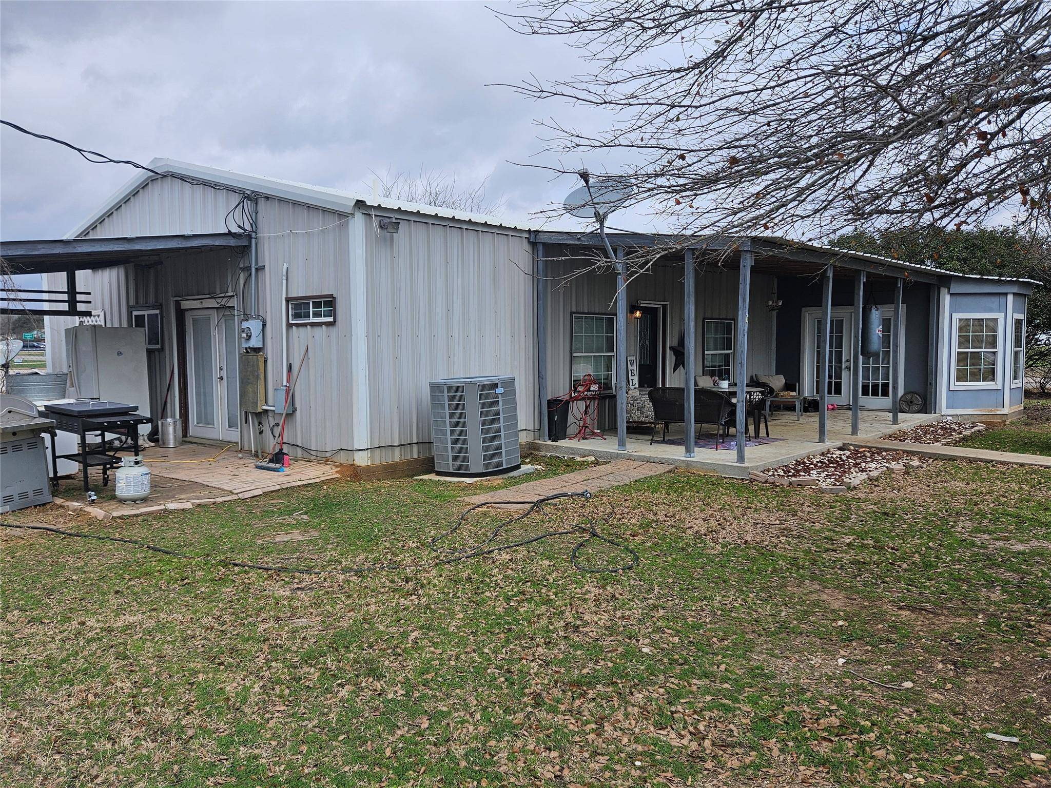 616 S Rockdale ST, Lexington, TX 78947