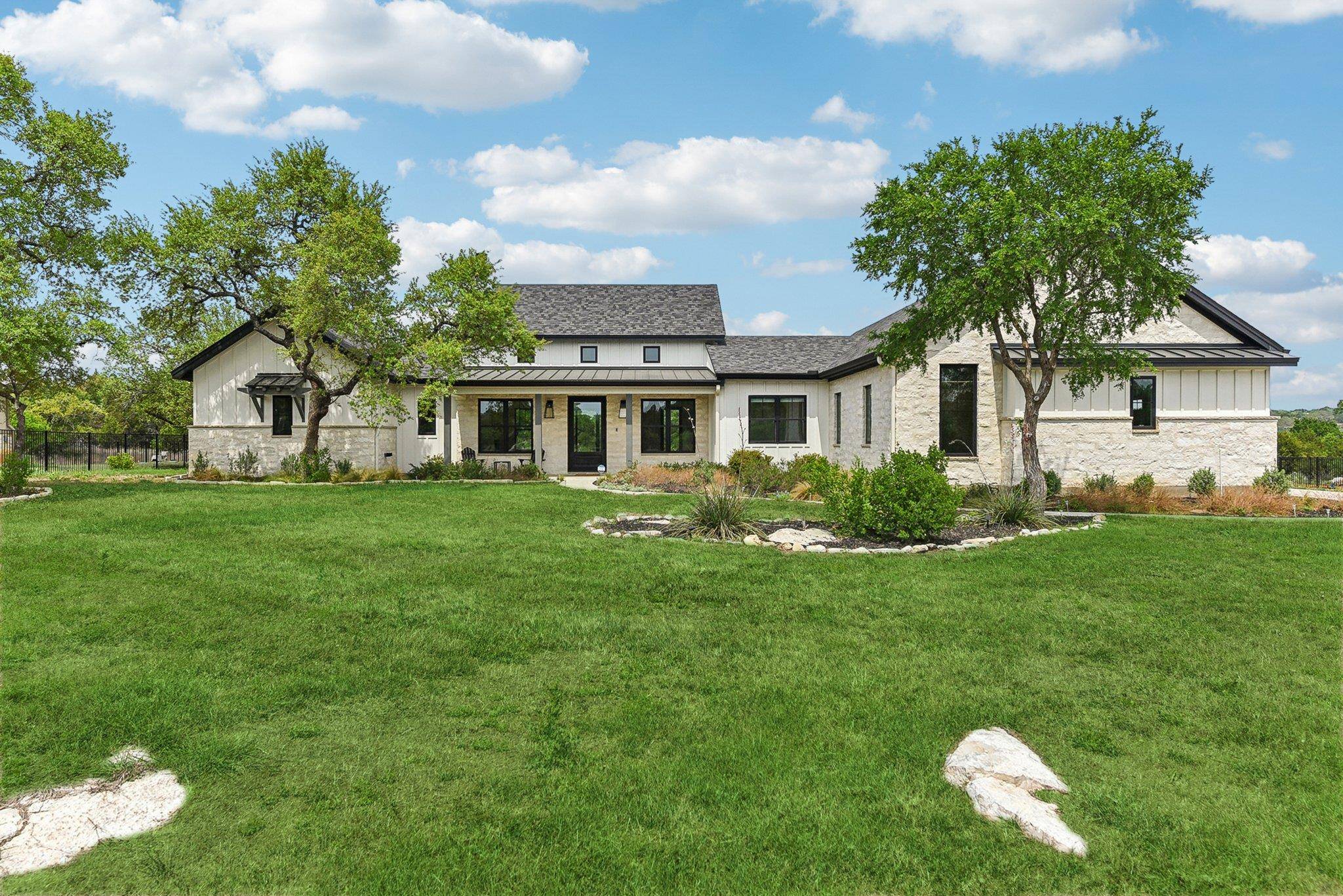 116 Tranquility Trails DR, Spicewood, TX 78669