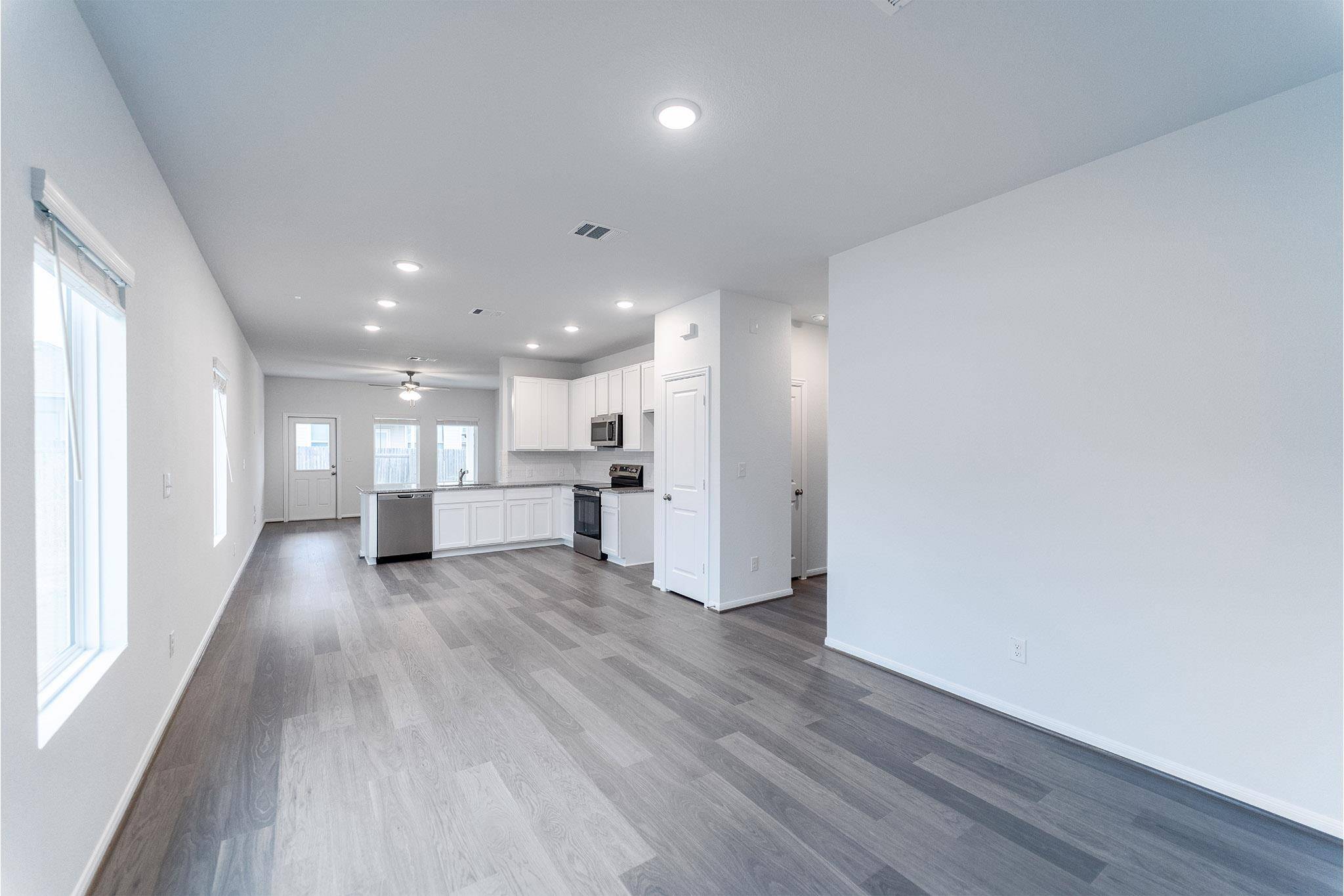 720 Barbary Coast LN, Jarrell, TX 76537