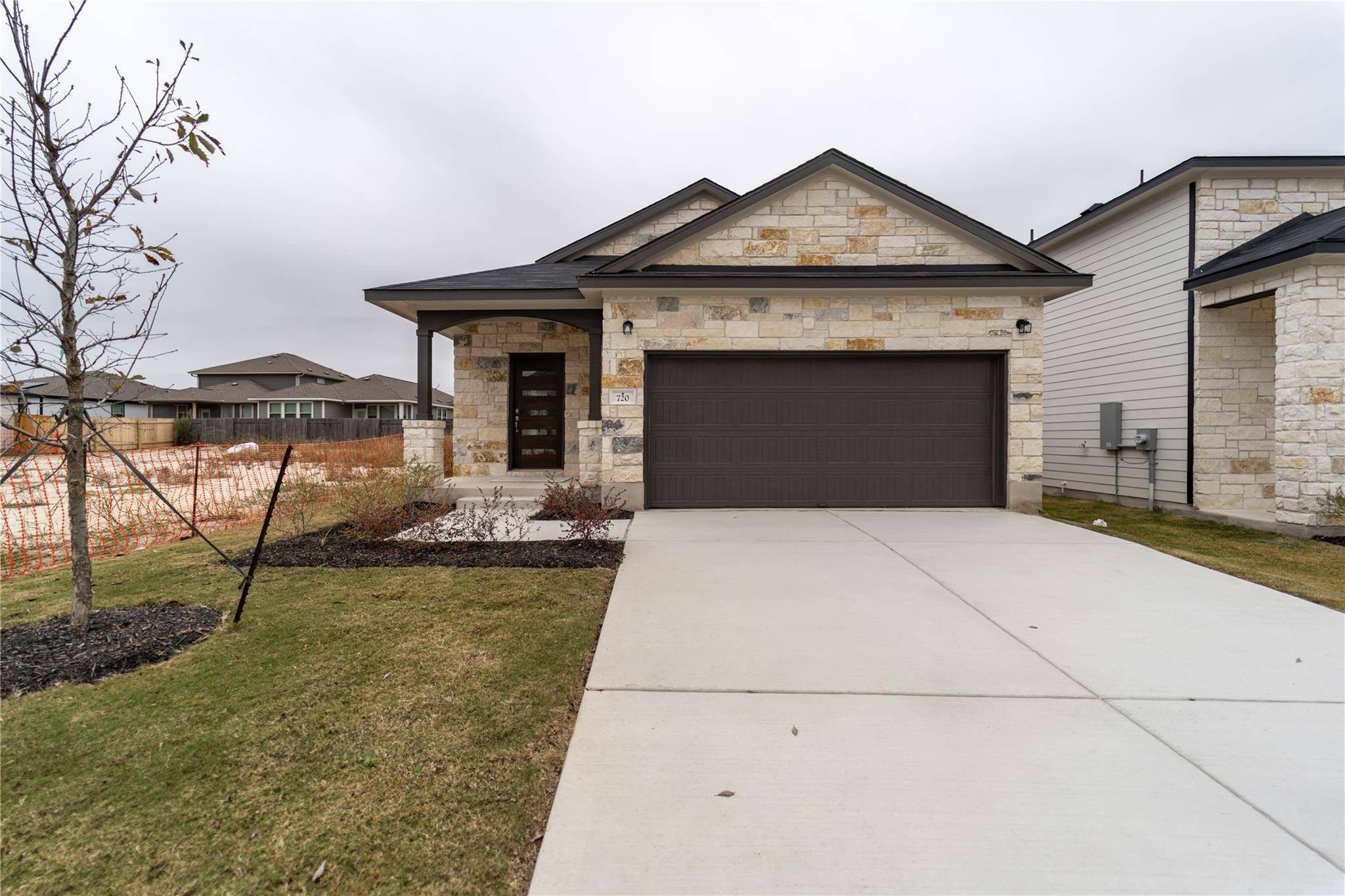 720 Barbary Coast LN, Jarrell, TX 76537