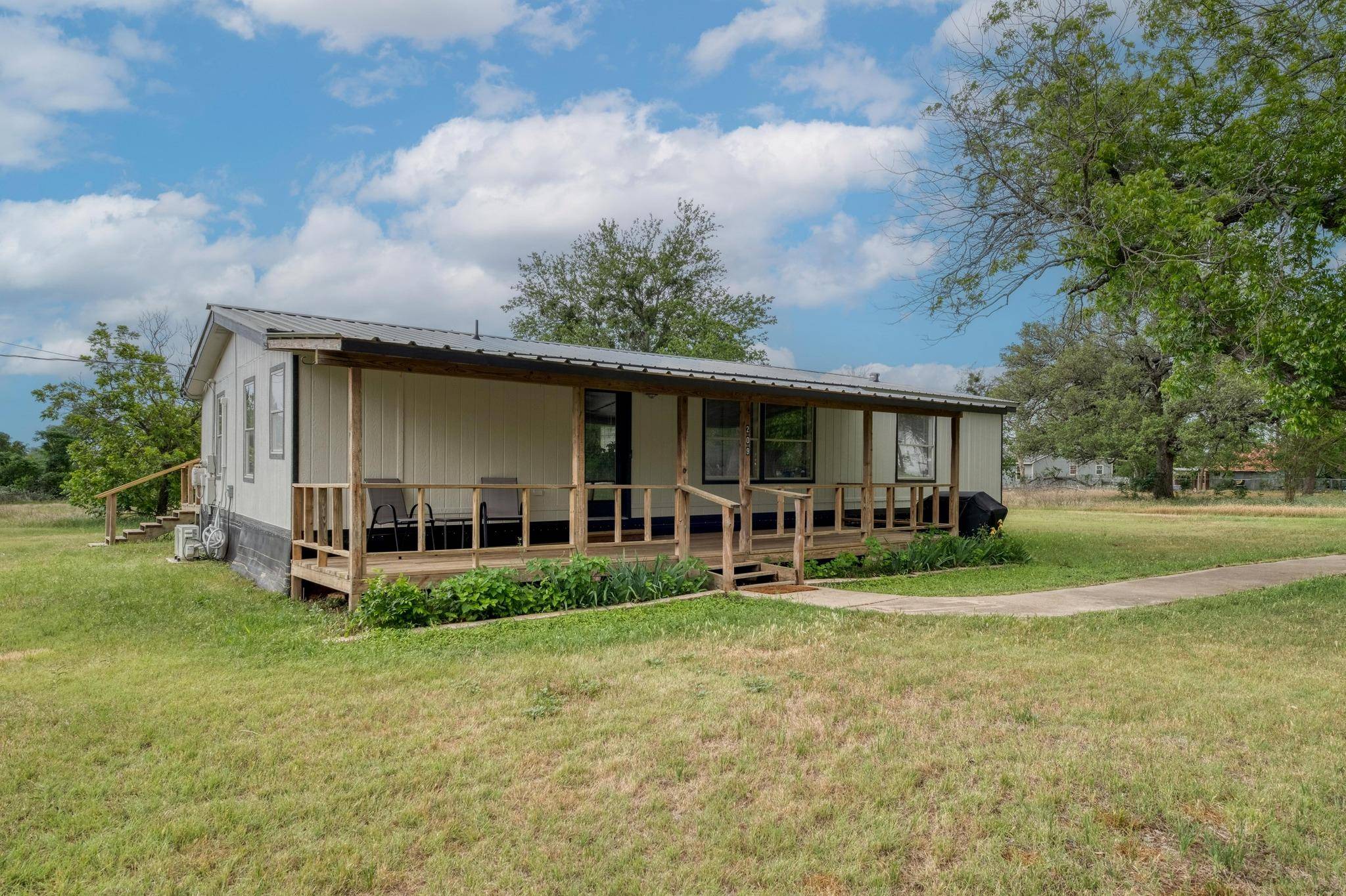 209 Fallwell ST, Liberty Hill, TX 78642