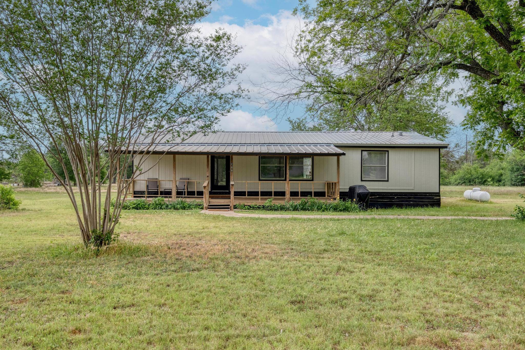 209 Fallwell ST, Liberty Hill, TX 78642