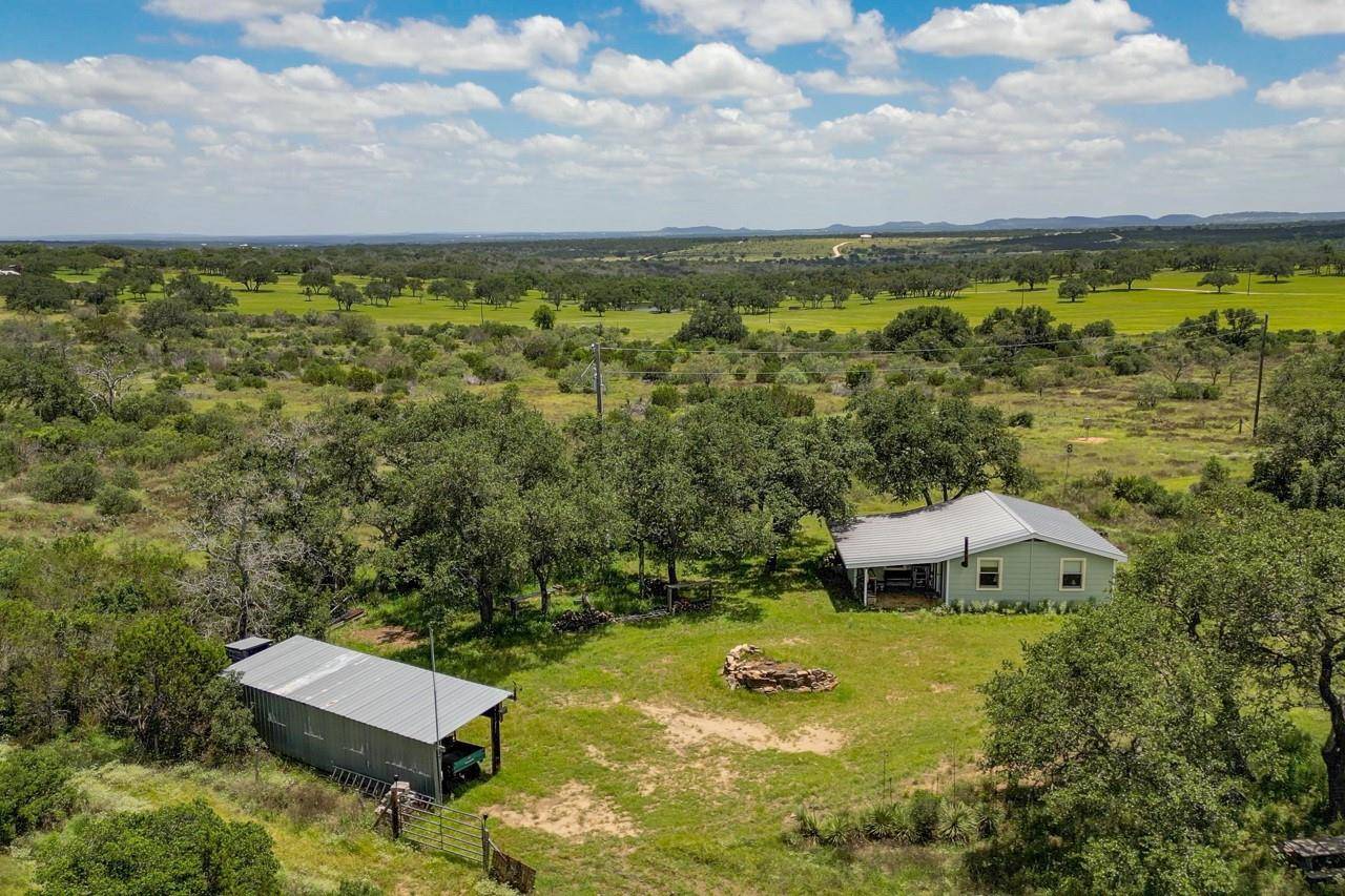691 Grape Creek RD, Johnson City, TX 78636
