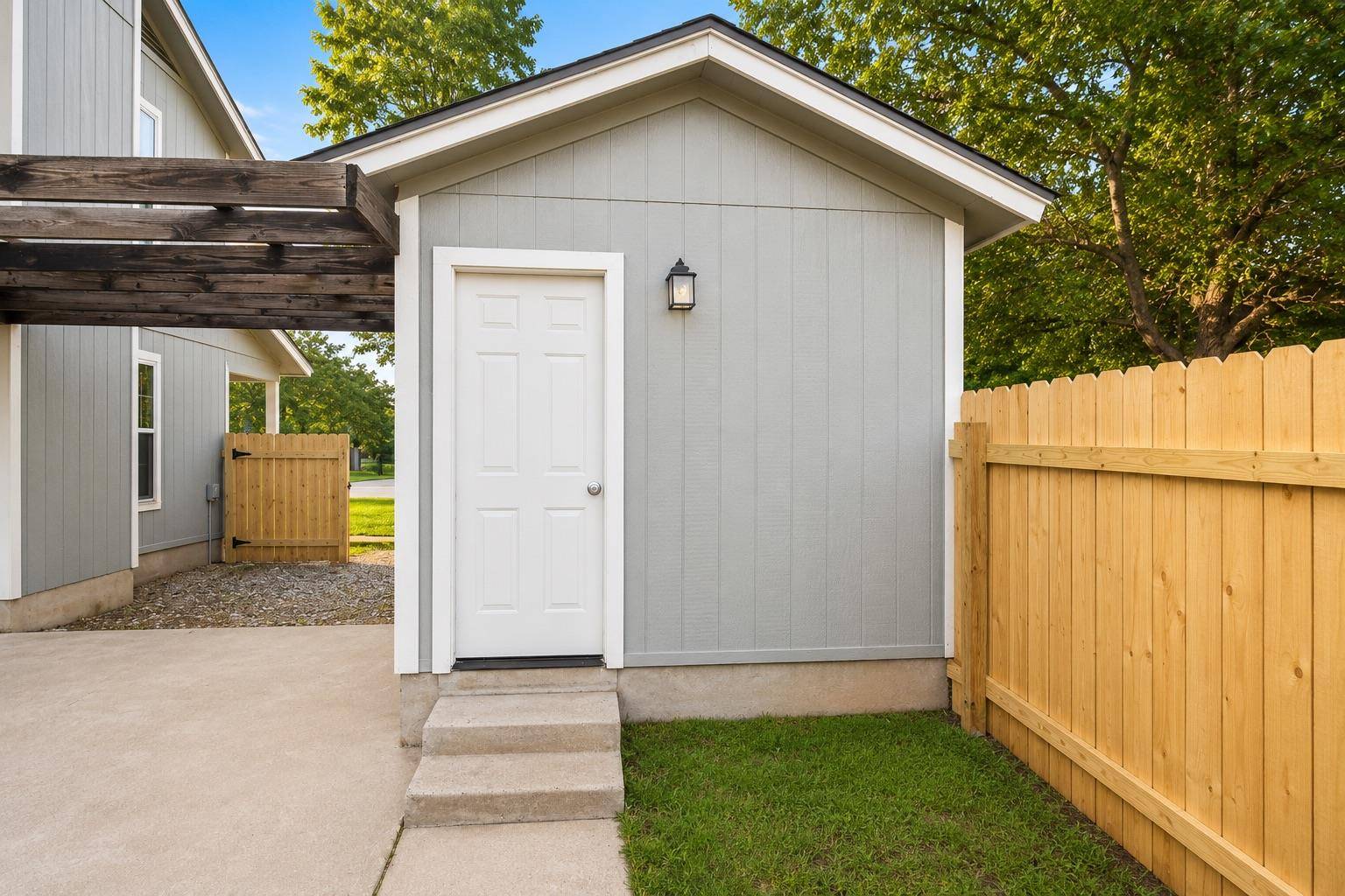 8807 Springmail CIR #A, Austin, TX 78729