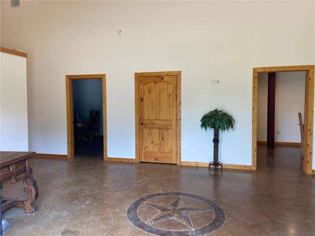 123 High Grove RD, Cedar Creek, TX 78612