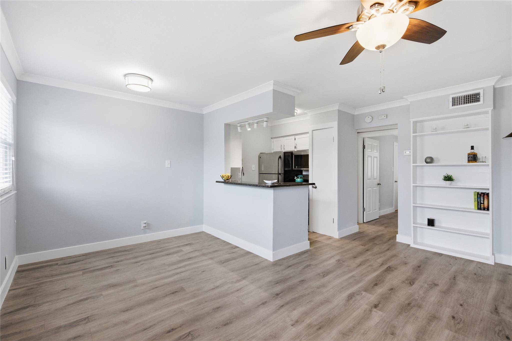2401 Manor RD #232, Austin, TX 78722