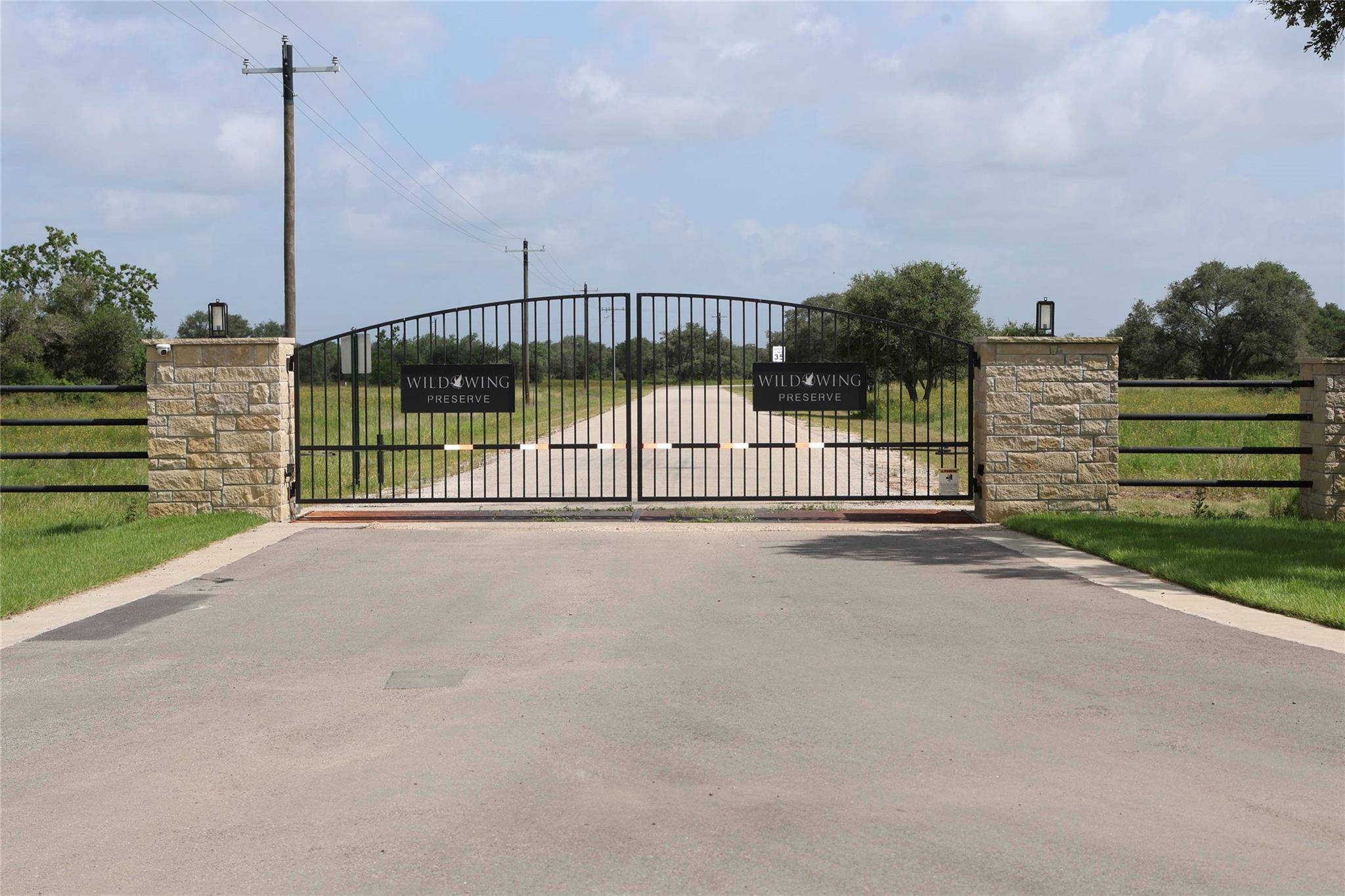1178 Specklebelly LN, Columbus, TX 78934