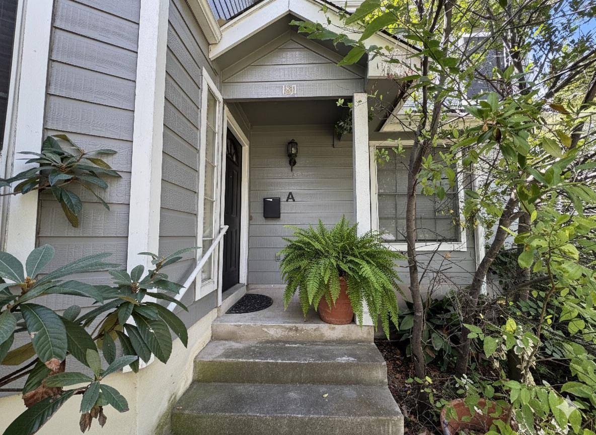 1811 W 39th ST #A, Austin, TX 78731