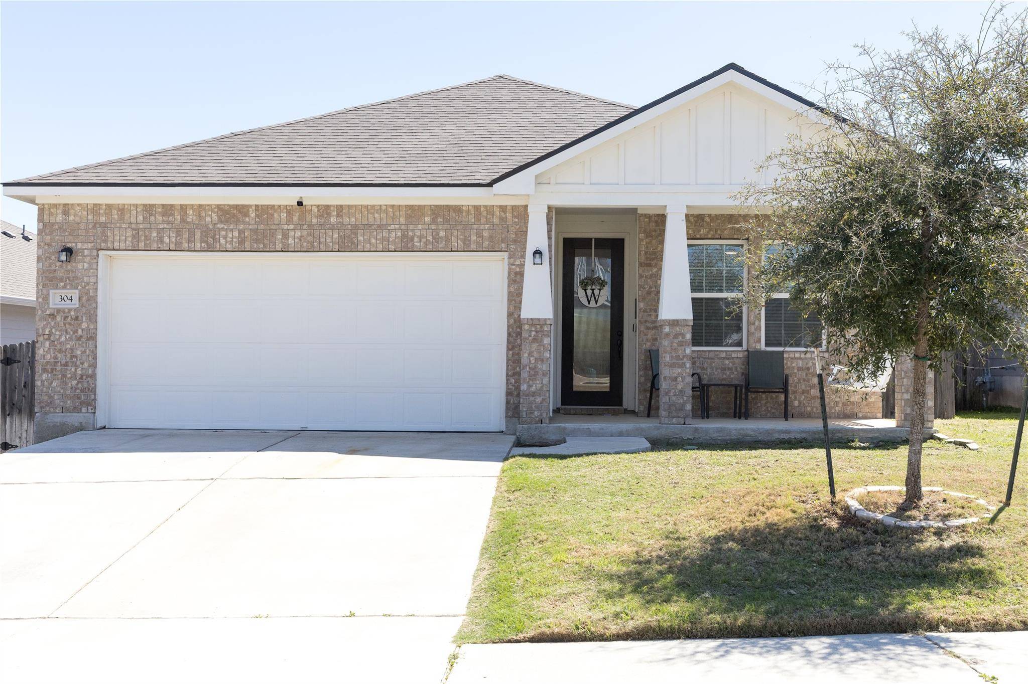 304 Winding Hollow LN, Georgetown, TX 78628