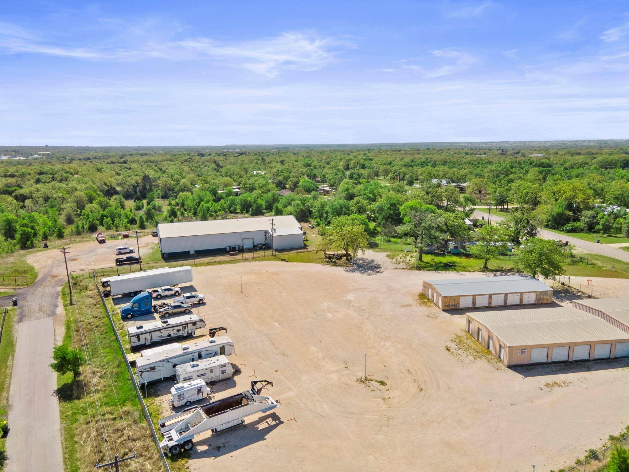 121 James Hoskins LN, Cedar Creek, TX 78612