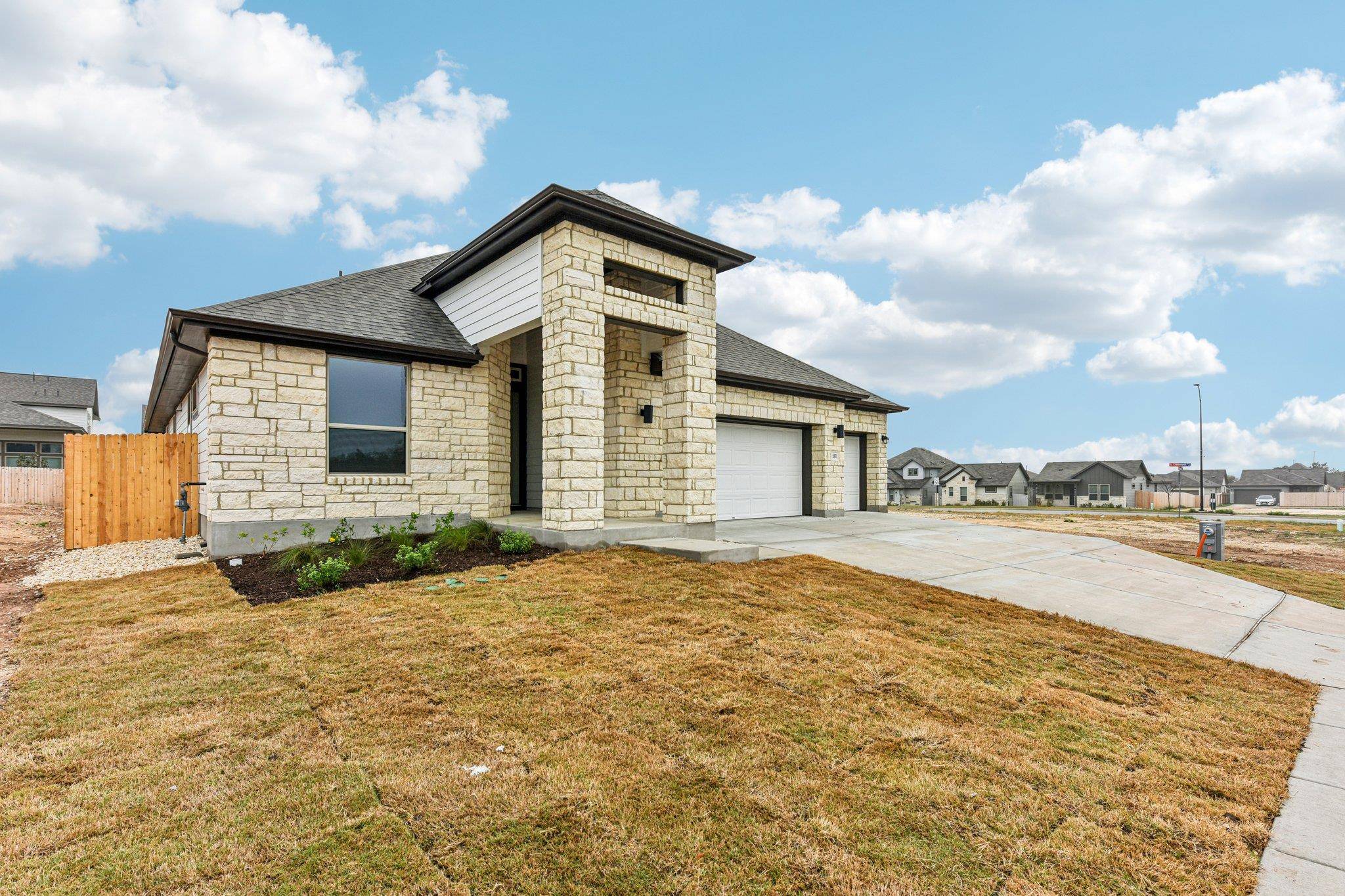 581 Treadwell LN, Kyle, TX 78640