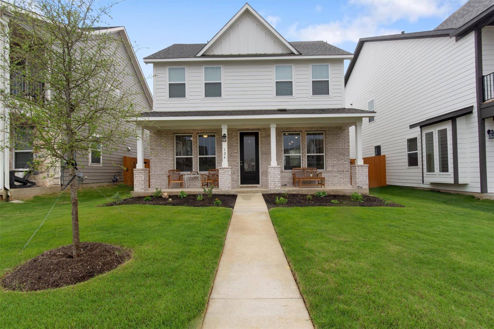 124 Barret DR, Liberty Hill, TX 78642