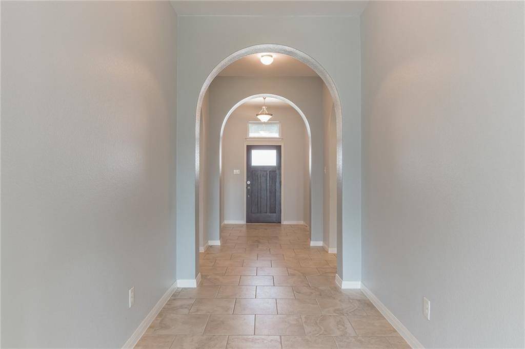 320 Lightcliff ST, Hutto, TX 78634