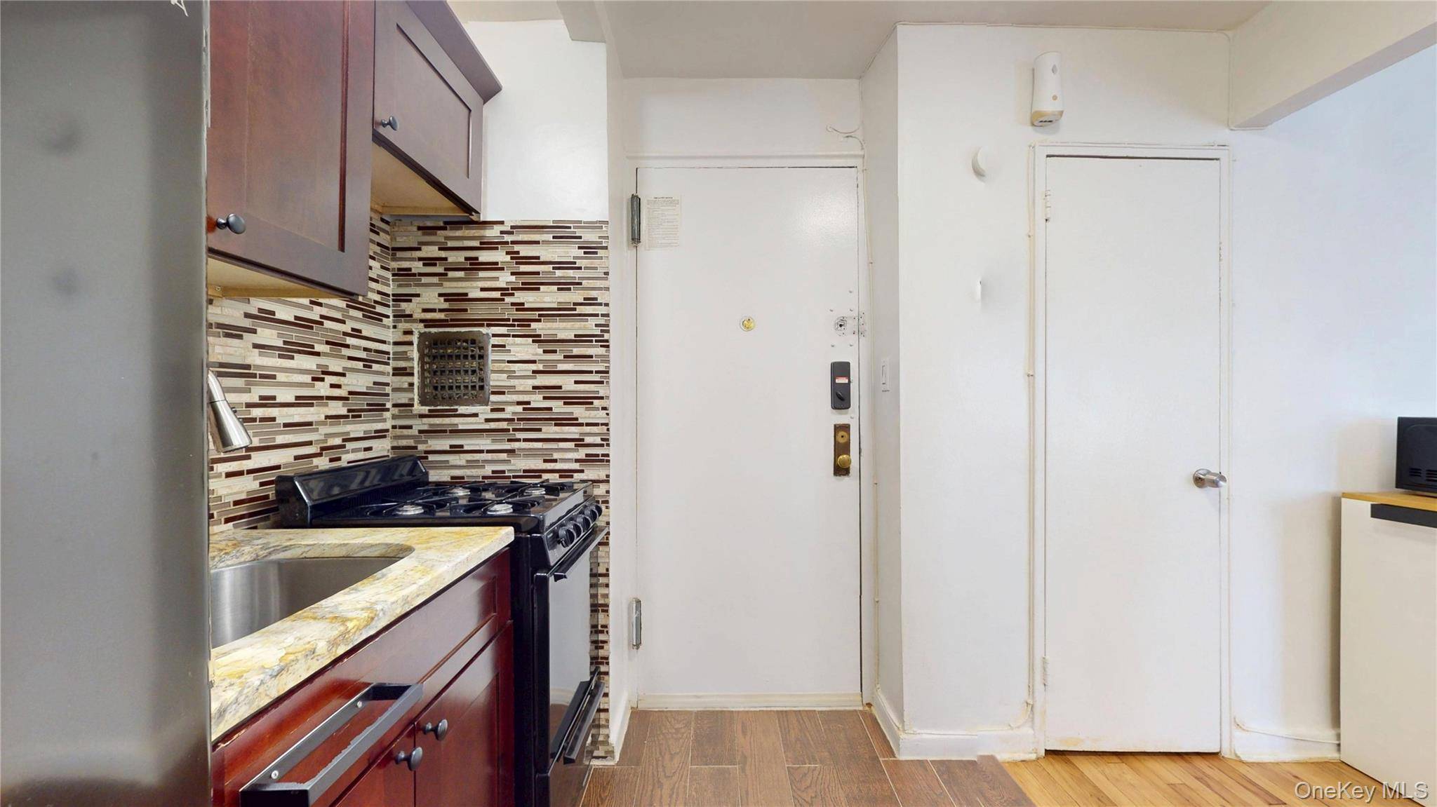 84-50 169th ST #319, Jamaica, NY 11432