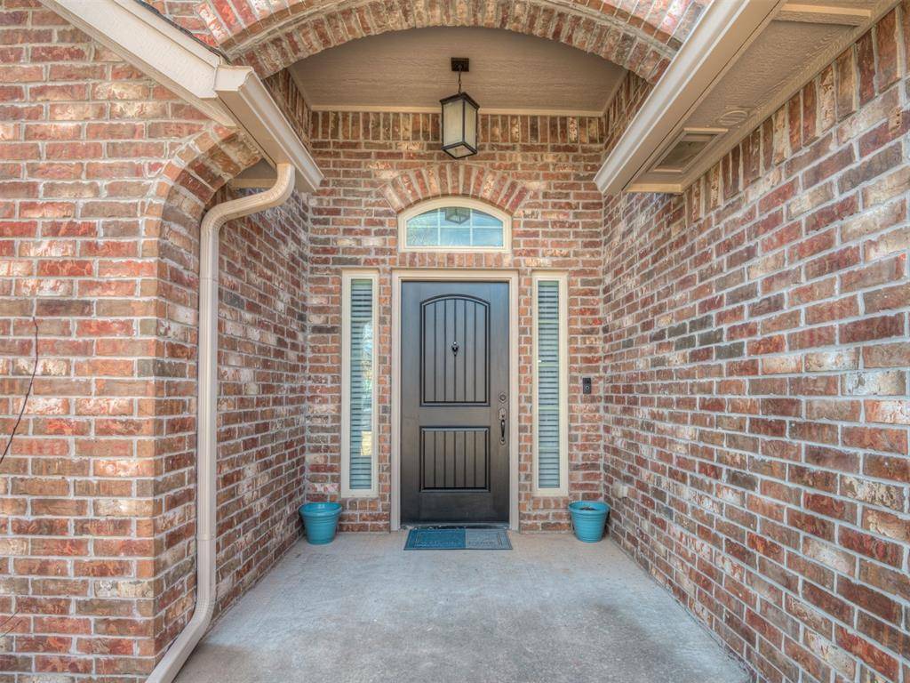 4017 Acoma DR, Moore, OK 73160