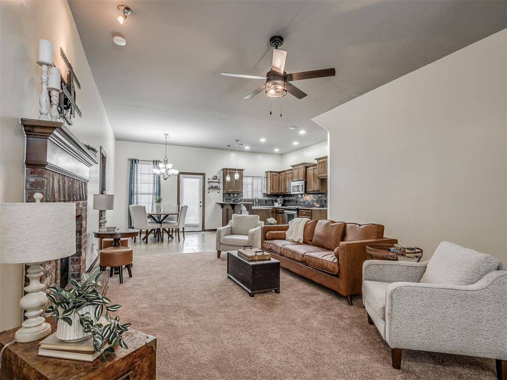 4017 Acoma DR, Moore, OK 73160
