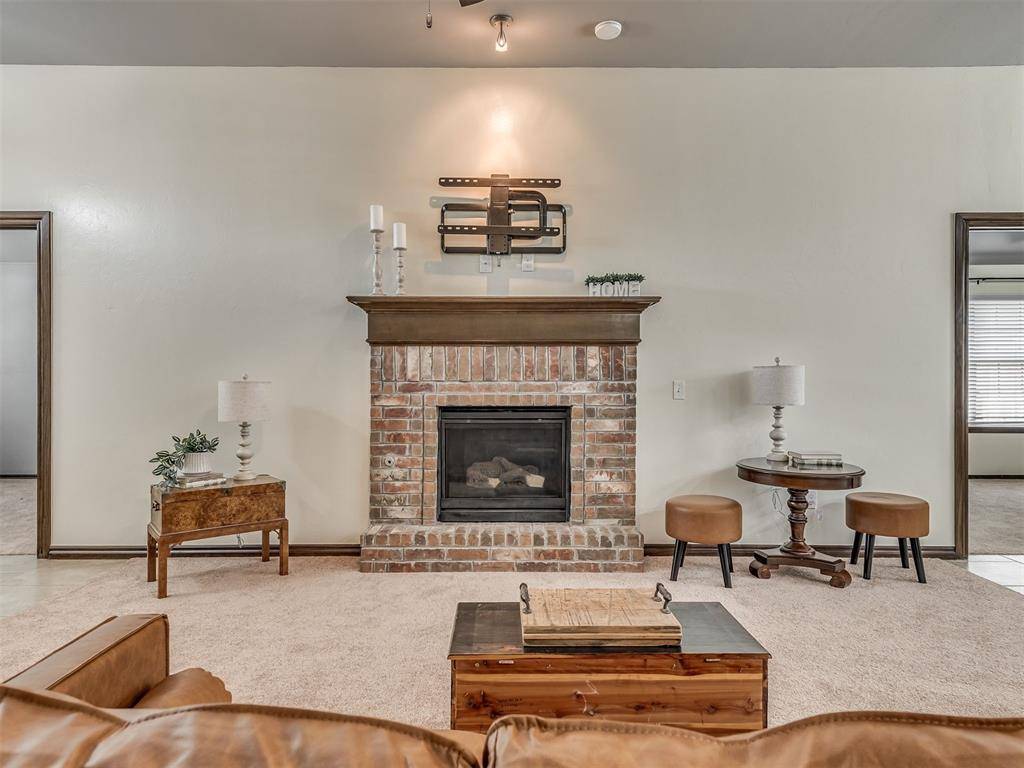 4017 Acoma DR, Moore, OK 73160