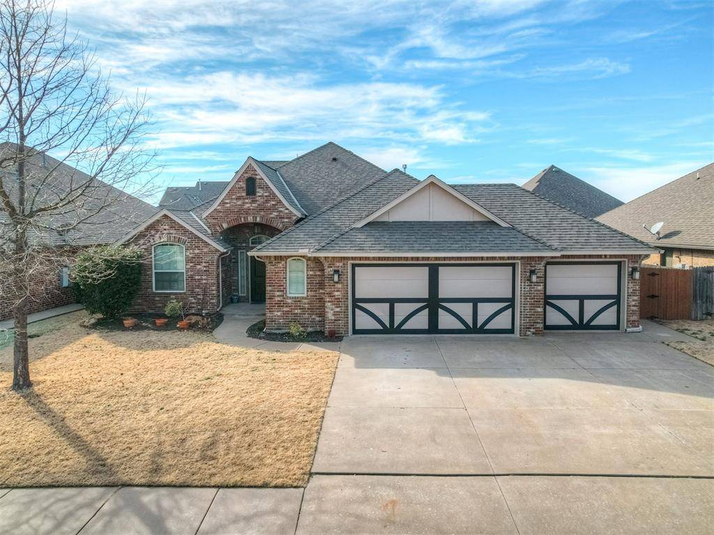 4017 Acoma DR, Moore, OK 73160