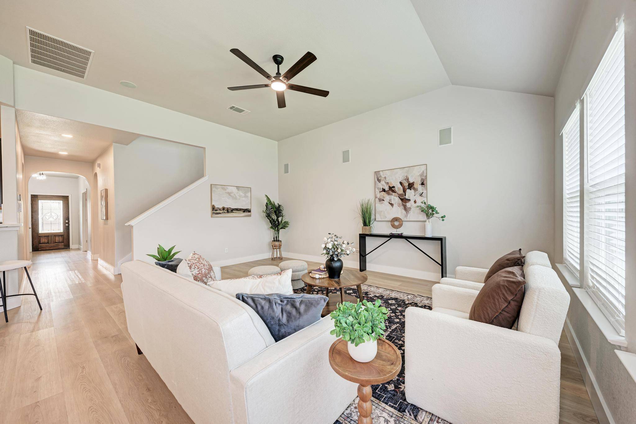 1704 Stonehaven LN, Round Rock, TX 78665