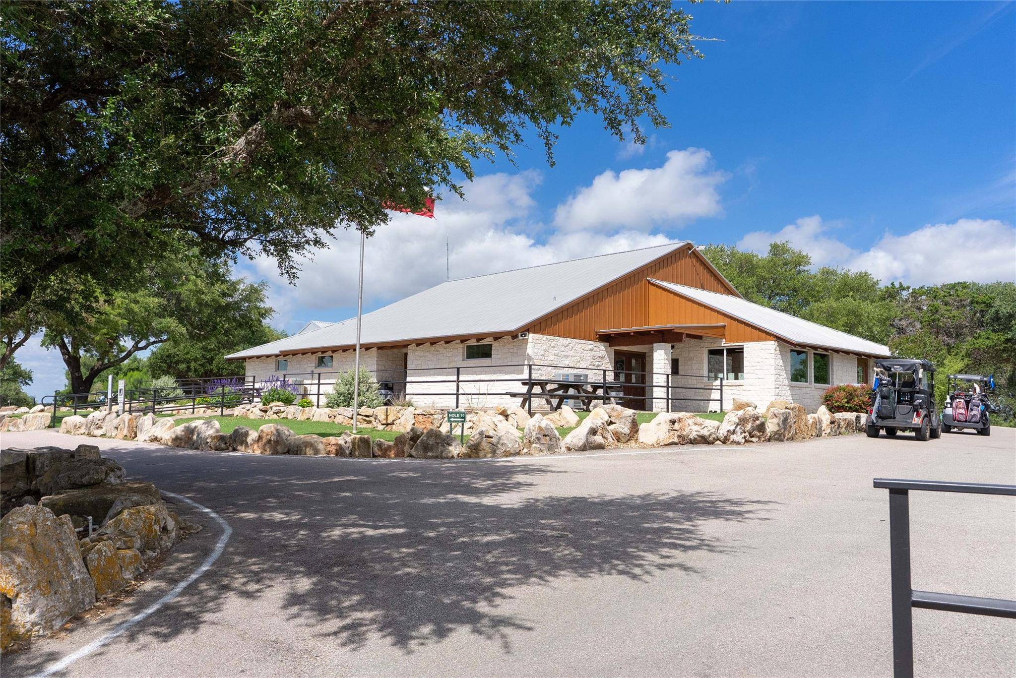 176 Tom Kite DR, Burnet, TX 78611