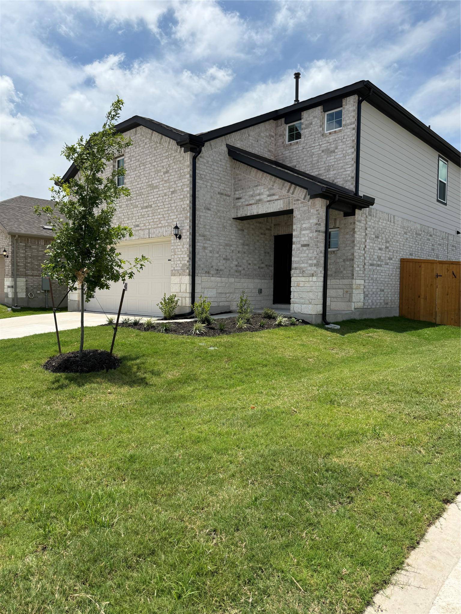 593 Tailwind DR, Kyle, TX 78640