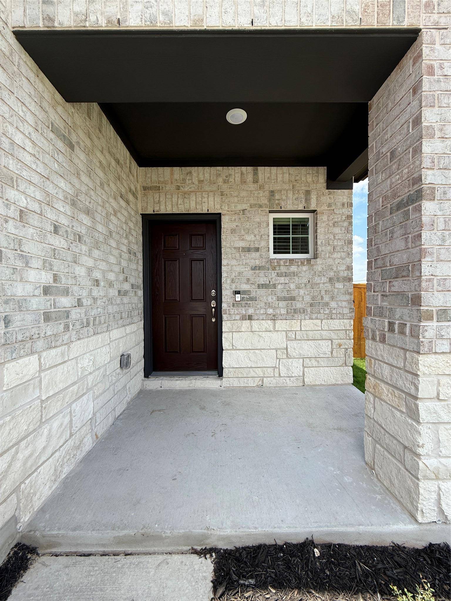 593 Tailwind DR, Kyle, TX 78640