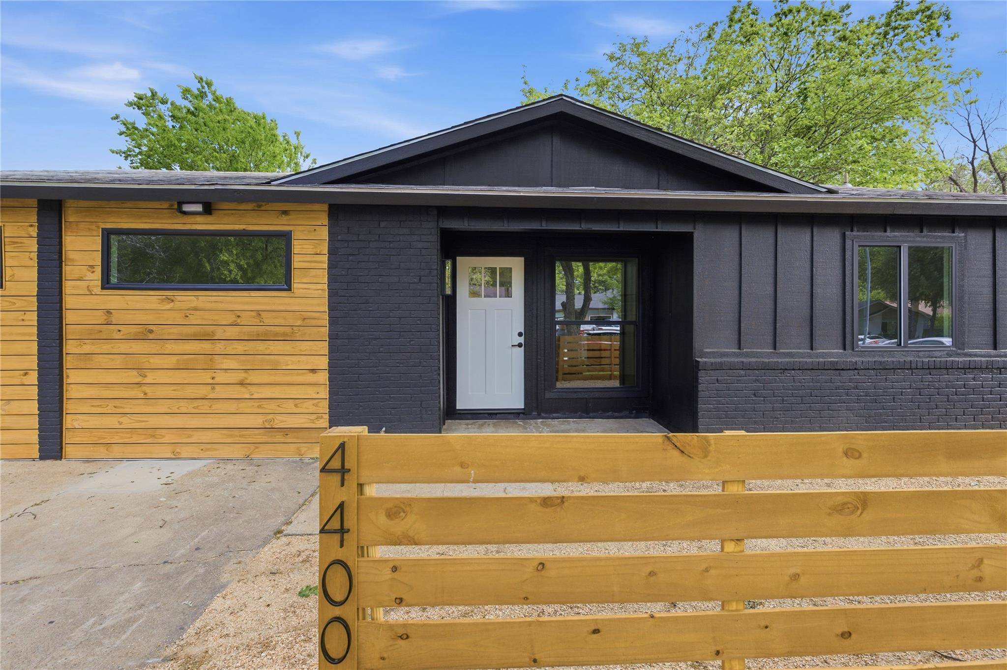 4400 Dovehill DR, Austin, TX 78744