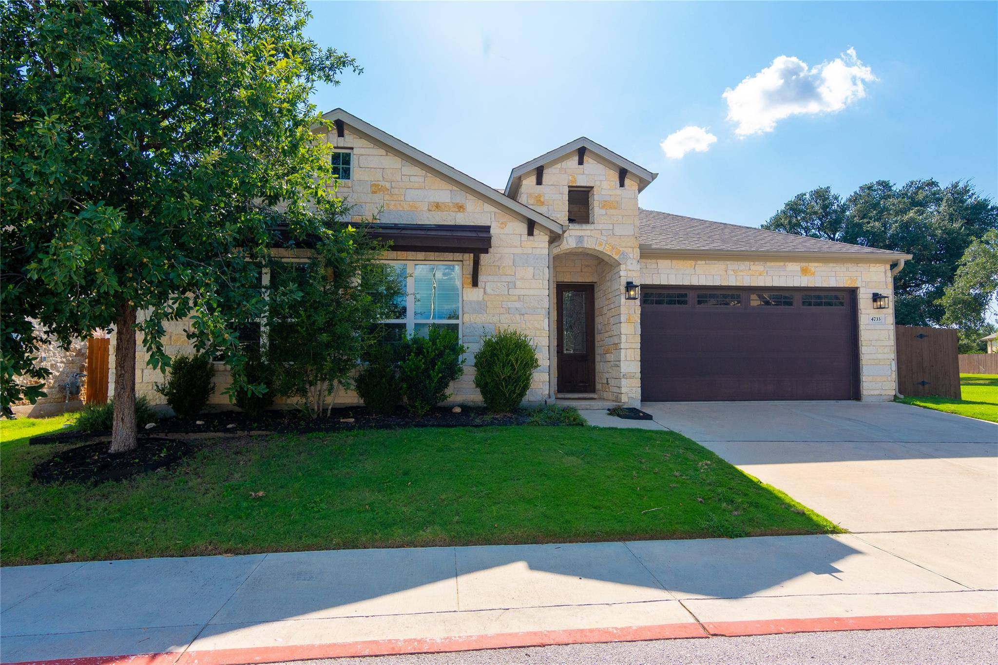 4733 Collins ST, Round Rock, TX 78681