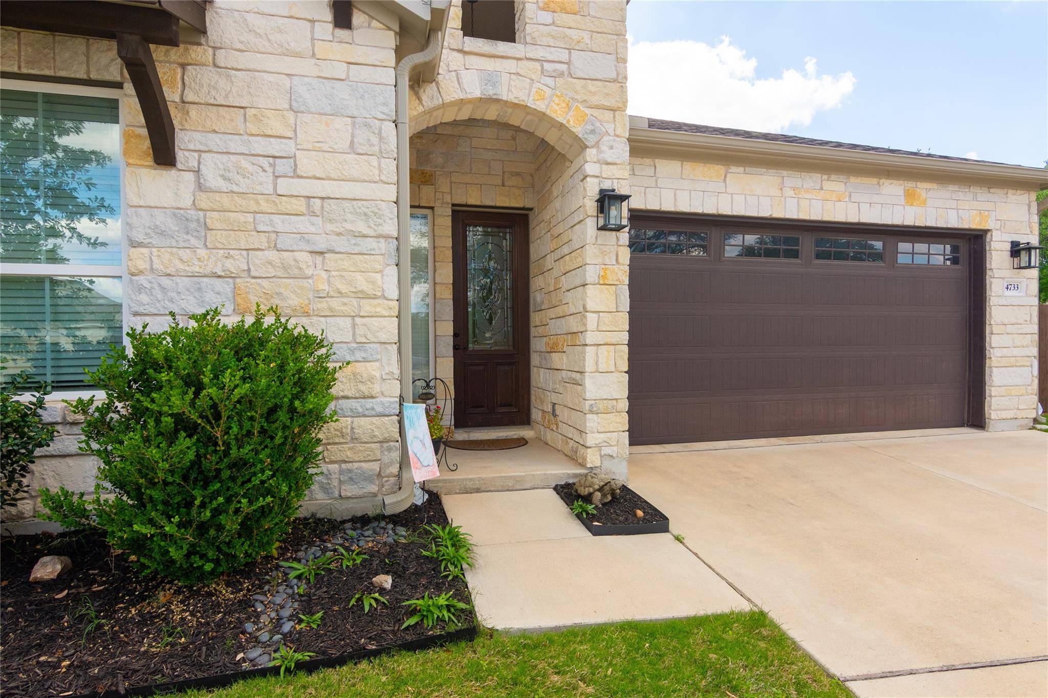 4733 Collins ST, Round Rock, TX 78681