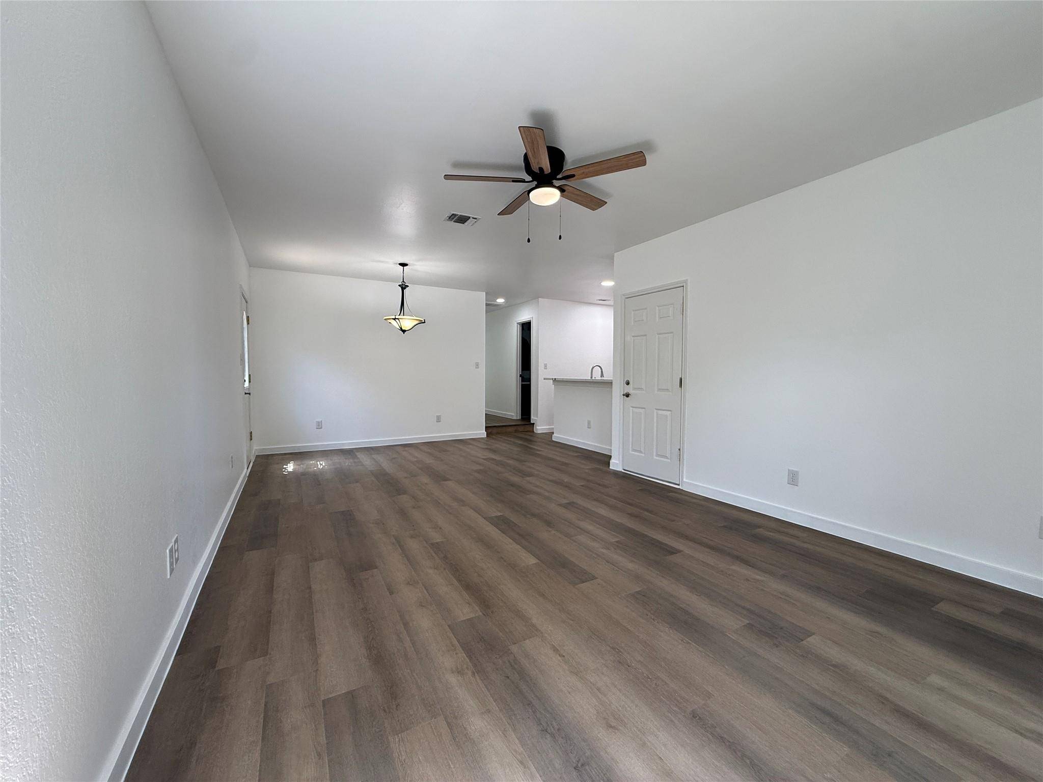 1621 Parkfield CIR, Round Rock, TX 78664