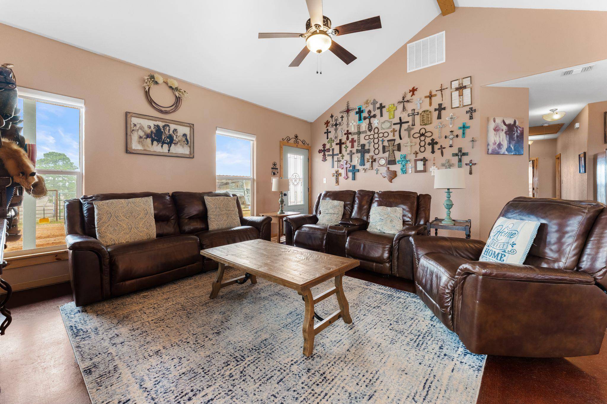 935 Highway 21 E, Paige, TX 78602