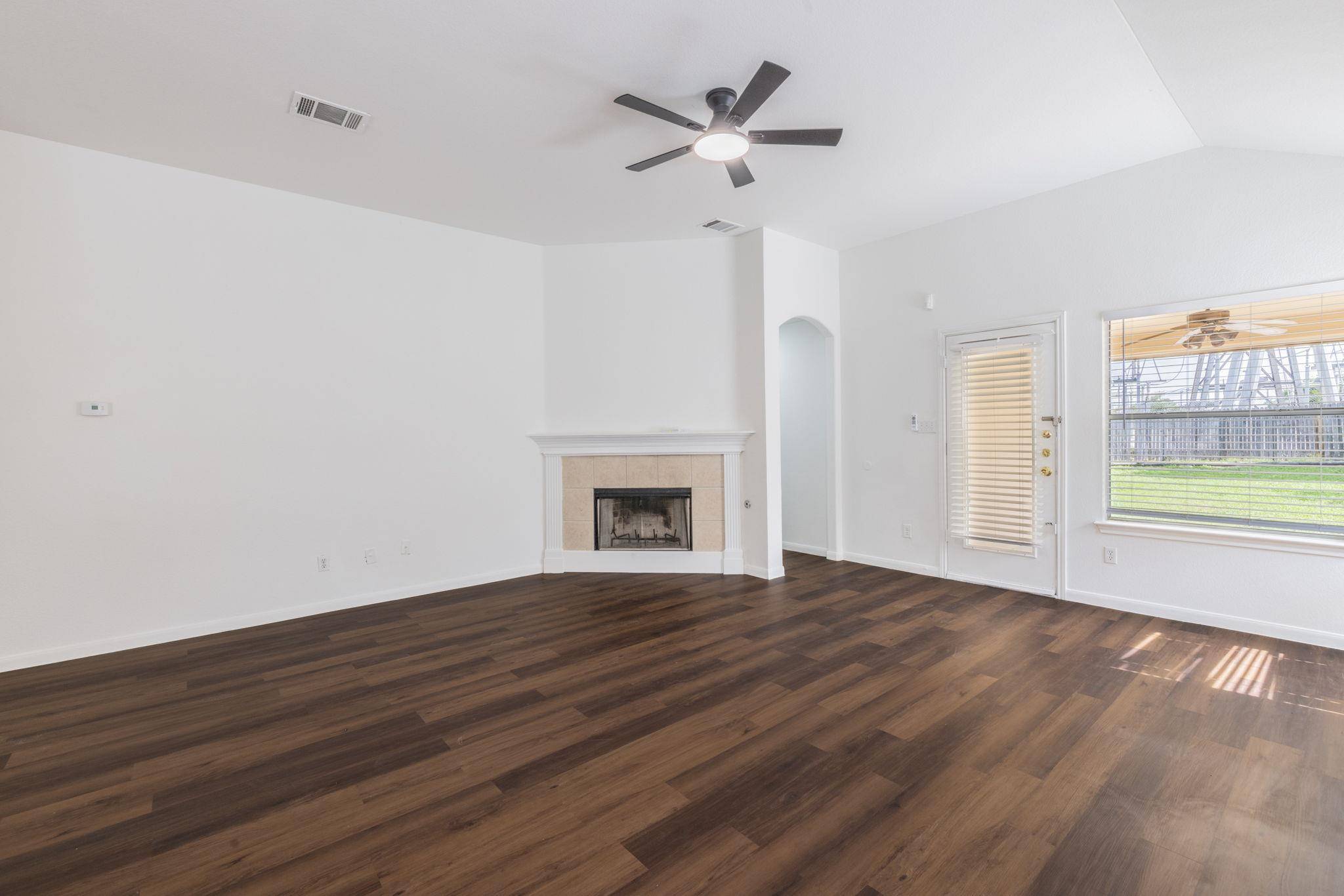 220 N Crossing TRL, Round Rock, TX 78665
