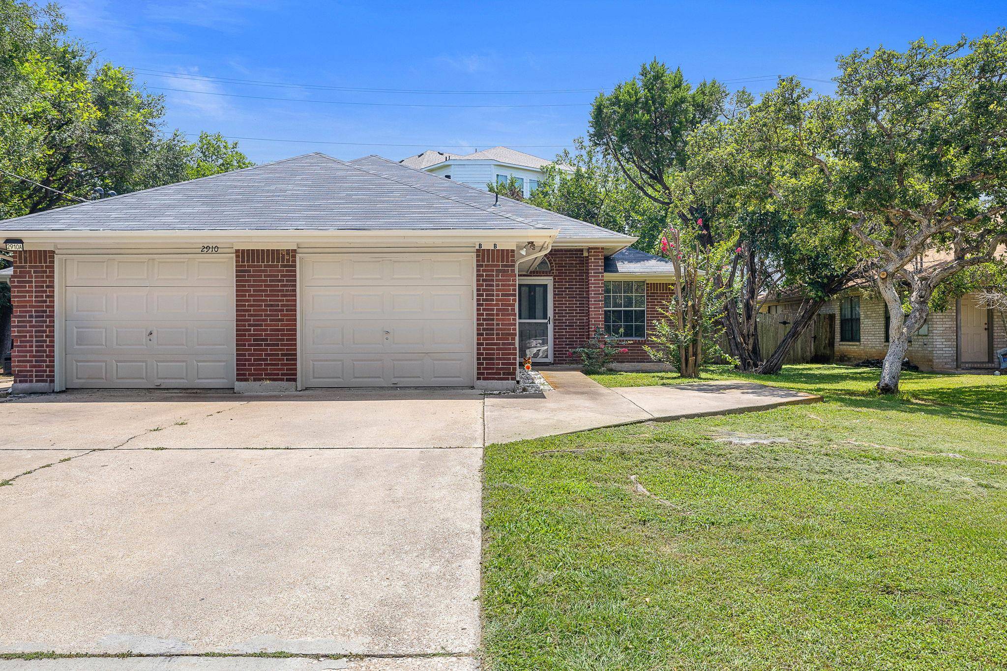 2910 Whisper Oaks LN, Georgetown, TX 78628