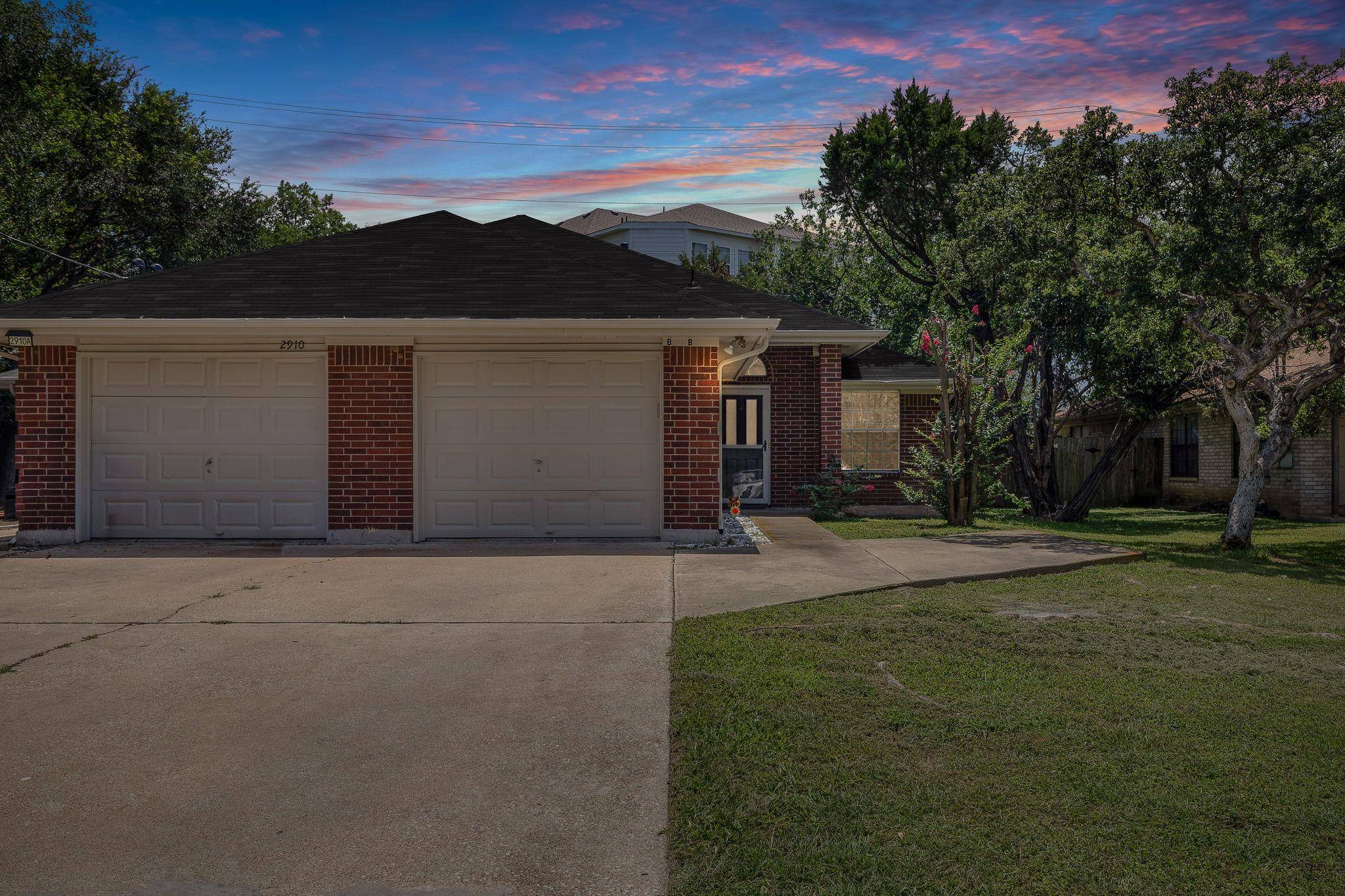 2910 Whisper Oaks LN, Georgetown, TX 78628