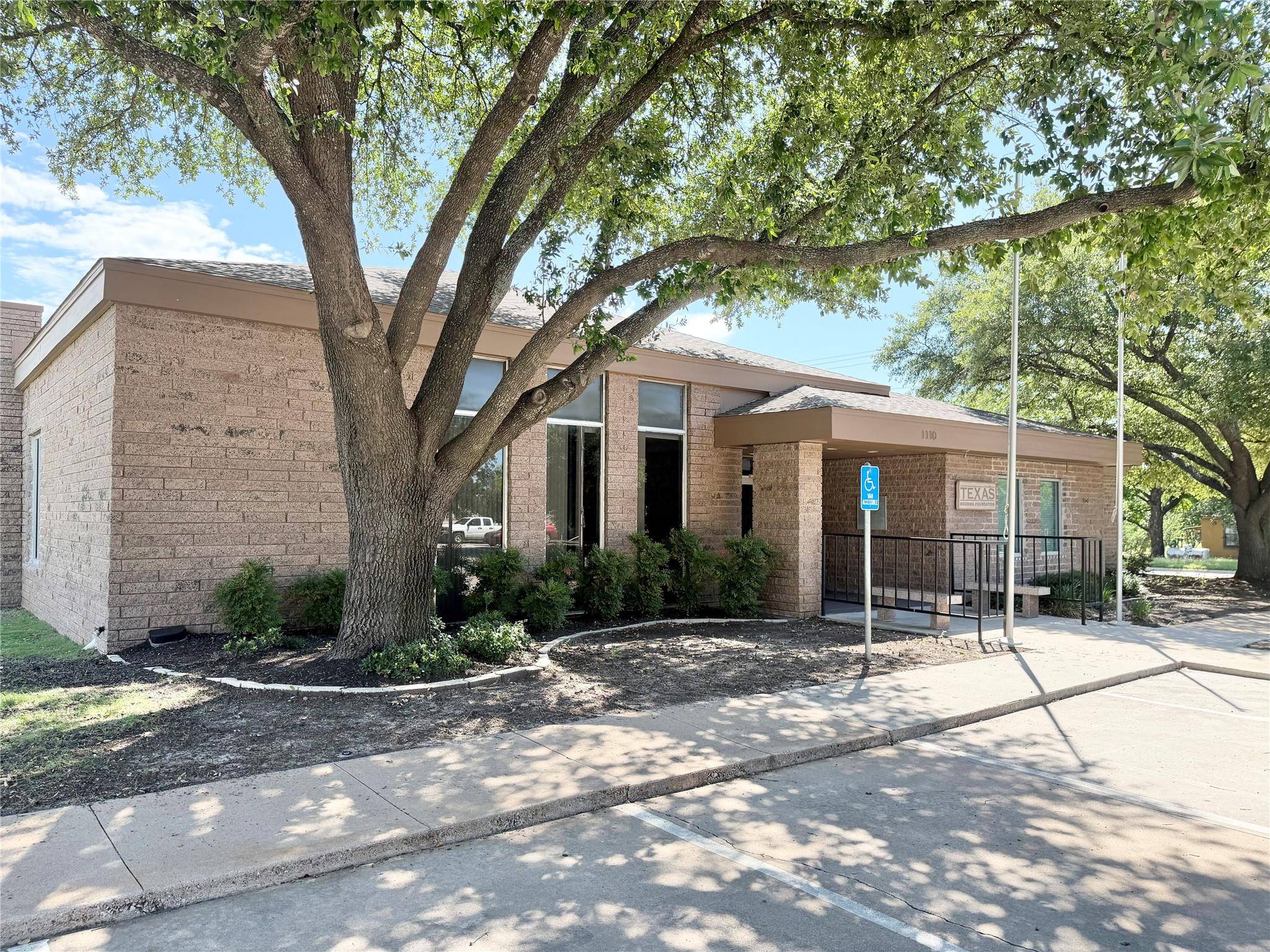 1110 Broadway Broadway, Marble Falls, TX 78654